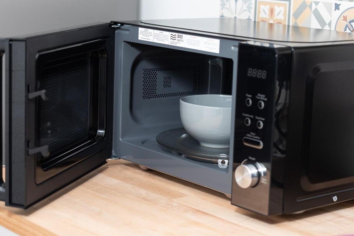 Spacious & Comfy Home In West Midlands - Sleeps 8, Free Parking, Wifi, Netflix, Prime Location, Ideal For Contractors, Business, Groups, Travellers, Families And Relocators Coventry Habitación foto